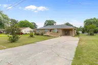 106 Pinewood Drive, Goldsboro, NC 27534 — 3-bedroom home in Pinewood, Goldsboro, NC, photo 2 of 24