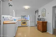309 Barbour Road, Morehead City, NC 28557 — 3-bedroom home in Country Club Heights, Morehead City, NC, photo 5 of 44: 309 Barbour Rd