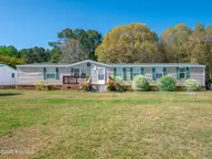 108 Manchester Lane, Holly Ridge, NC 28445 — 3-bedroom manufactured home in Manchester Estates, Holly Ridge, NC, photo 3 of 26