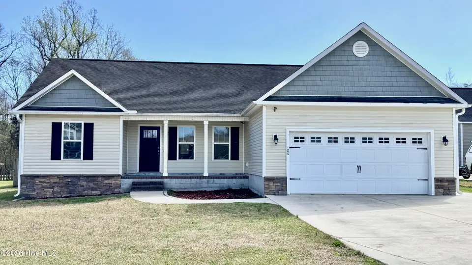 106 Kodiak Court, Jacksonville, NC 28540 — 3-bedroom home in Grizzly Acres, Jacksonville, NC, photo 1 of 31: Front view