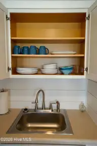 Ocean Sands, Atlantic Beach — 1-bedroom waterfront condo in Ocean Sands, Atlantic Beach, NC, photo 15 of 40: SINK & CUBARD