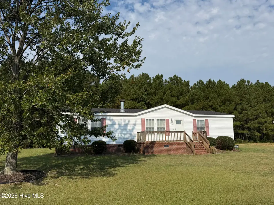 303 Sweeten Branch Drive, Pikeville, NC 27863 — 3-bedroom manufactured home in Sweeten Branch, Pikeville, NC, photo 1 of 8: MAIN