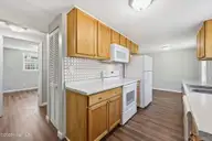 518 Ruth Avenue, New Bern, NC 28560 — 3-bedroom home in Sunnyside, New Bern, NC, photo 13 of 44: Kitchen