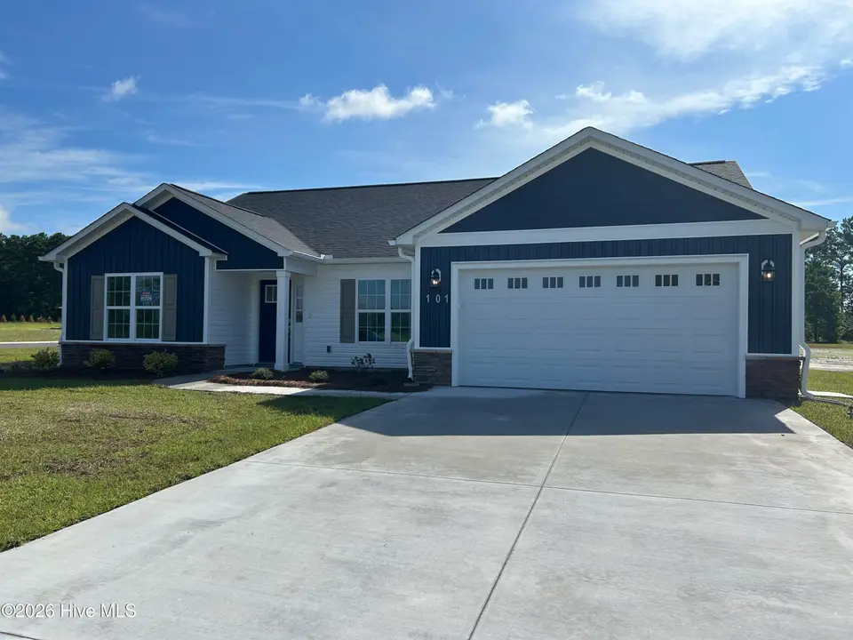 101 Constitution Court, Newport, NC 28570 — 3-bedroom home in Heritage Pointe, Newport, NC, photo 1 of 16: IMG_0890
