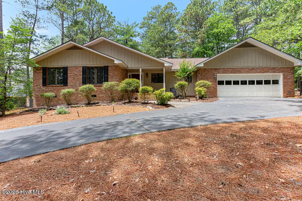 25 Firestone Lane, Pinehurst, NC 28374 — 3-bedroom home in Unit 1, Pinehurst, NC, photo 1 of 23: 25 Firestone Lane