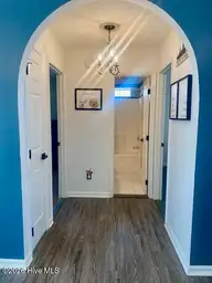 2401 White Road, Wilmington, NC 28411 — 3-bedroom home in Sun Coast, Wilmington, NC, photo 20 of 44: hall