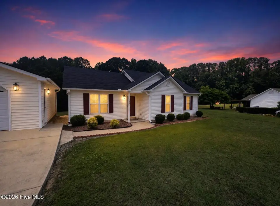 124 Stockbridge Drive, Selma, NC 27576 — 3-bedroom home, Selma, NC, photo 1 of 25: IMG_9542