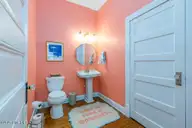 411 Queen Street, New Bern, NC 28560 — 3-bedroom home in New Bern Downtown Historic, New Bern, NC, photo 17 of 24: 411 queen half bath