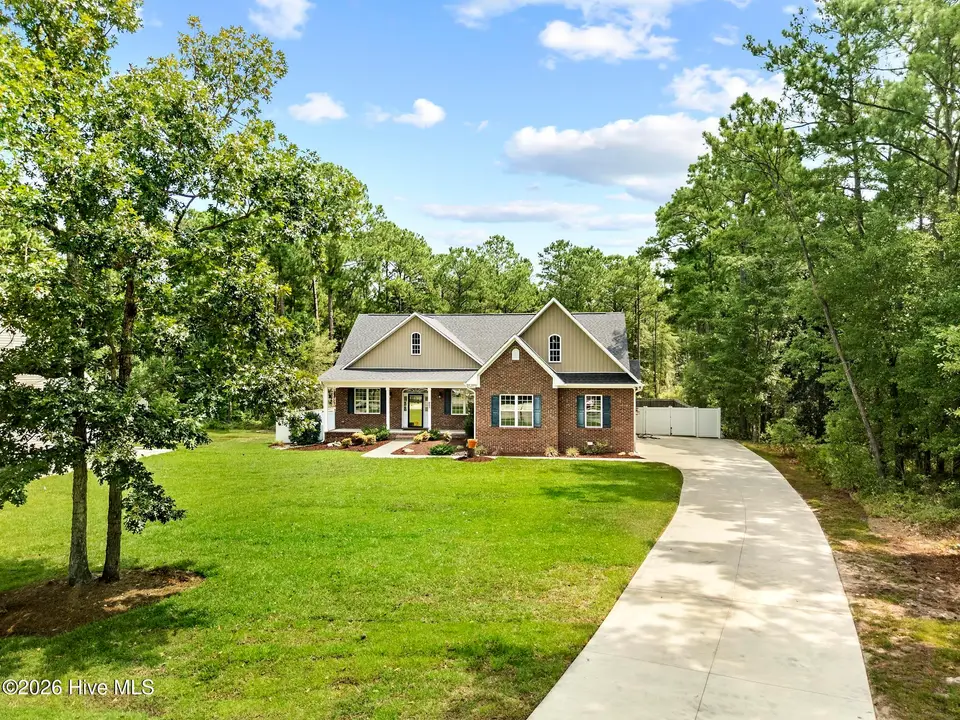 605 Gena Vee Court, Stella, NC 28582 — 4-bedroom home in Forest Ridge, Stella, NC, photo 1 of 54