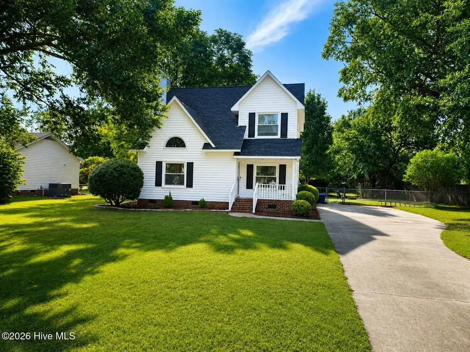 2117 Canyon Drive, Winterville, NC 28590 — 3-bedroom home in Woodridge North, Winterville, NC, photo 1 of 44: Front of Home