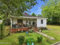621 Harvey Street, Kinston, NC 28501 — 3-bedroom home, Kinston, NC, photo 2 of 4: IMG_6630