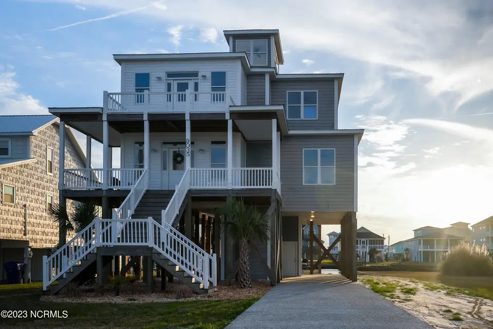 9035 9th Street, Surf City, NC 28445 — 4-bedroom waterfront home in Old Settlers Beach, Surf City, NC, photo 1 of 48: 9035 W 9th MLS-5
