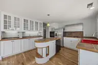 401 Harbor Drive, New Bern, NC 28560 — 2-bedroom waterfront home in Harbor Point, New Bern, NC, photo 23 of 55: 25-web-or-mls-0C0A0425