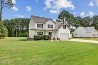 122 W Raintree Lane, Goldsboro, NC 27534 — 3-bedroom home in Raintree, Goldsboro, NC, photo 3 of 42: 03-122 W Raintree Ln-3