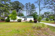 1106 Caracara Drive, New Bern, NC 28560 — 3-bedroom home in Fairfield Harbour, New Bern, NC, photo 5 of 55: 1106 Caracara Drive