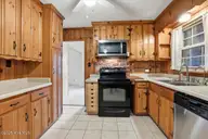 1111 S Andrews Avenue, Goldsboro, NC 27530 — 3-bedroom home in Woodford, Goldsboro, NC, photo 15 of 31: 15-1111 S Andrews Ave-15