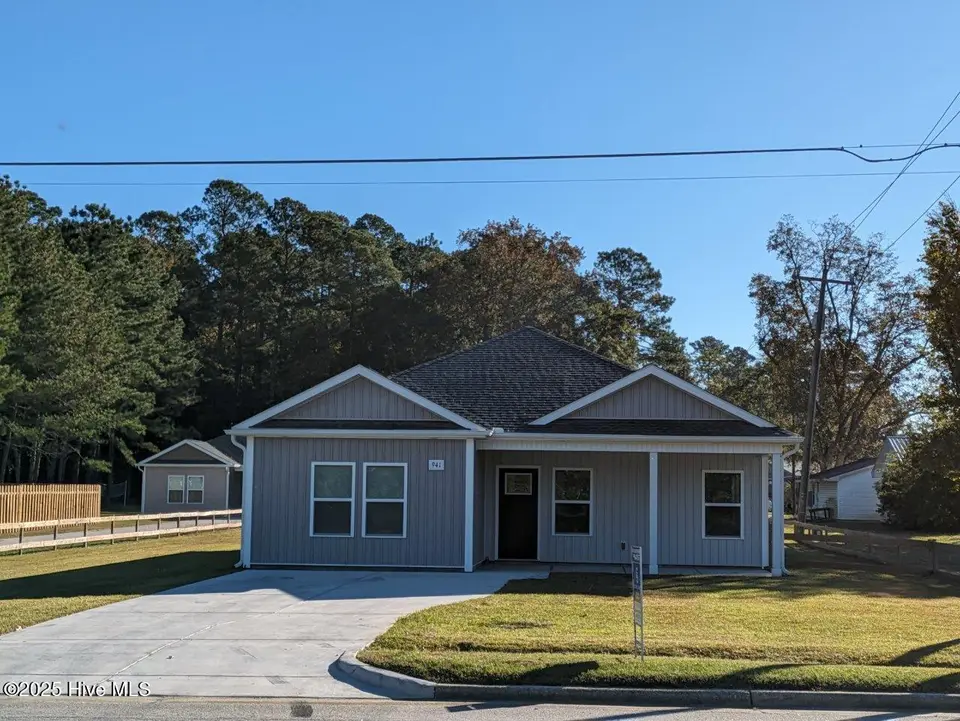941 Hickman Road, Tabor City, NC 28463 — 3-bedroom home, Tabor City, NC, photo 1 of 15: Front