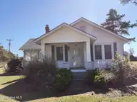 104 Nelson Neck Road, Sea Level, NC 28577 — 2-bedroom home in Sea Level Inn, Sea Level, NC, photo 5 of 9