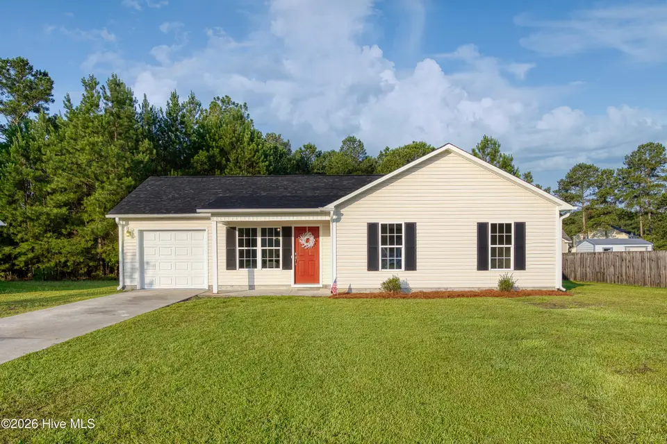174 Ashbury Park Lane, Richlands, NC 28574 — 3-bedroom home in Ashbury Park, Richlands, NC, photo 1 of 43