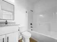 321 Yawl Street, Elizabeth City, NC 27909 — 5-bedroom home in Tooley Harbor, Elizabeth City, NC, photo 5 of 29: On Suite Bathroom