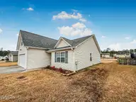 117 Crooked Run Drive, New Bern, NC 28560 — 3-bedroom home in Crooked Run, New Bern, NC, photo 2 of 17