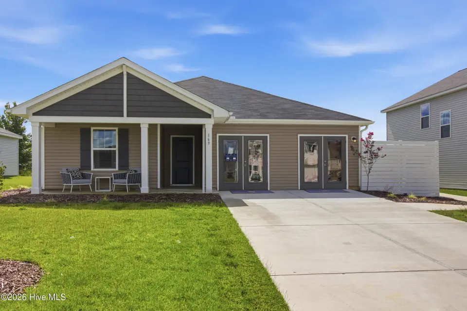 169 N Squires Lane, Richlands, NC 28574 — 3-bedroom home in Squires Run Village, Richlands, NC, photo 1 of 40