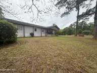 214 Trails End Road, Wilmington, NC 28409 — 3-bedroom waterfront manufactured home in Trails End, Wilmington, NC, photo 6 of 32
