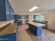 307 Kimberly Court, Elizabeth City, NC 27909 — 4-bedroom manufactured home in Horseshoe Acres, Elizabeth City, NC, photo 9 of 20: Kitchen