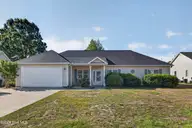6404 Shire Lane, Wilmington, NC 28411 — 4-bedroom home in Belmar Forest, Wilmington, NC, photo 3 of 39: 6404ShireLane-2