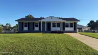 105 Yorkshire Drive, Jacksonville, NC 28546 — 4-bedroom home in Montclair, Jacksonville, NC, photo 3 of 33