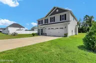 51 W Broughton Lane, Rocky Point, NC 28457 — 4-bedroom home in Wylie Branch, Rocky Point, NC, photo 3 of 34