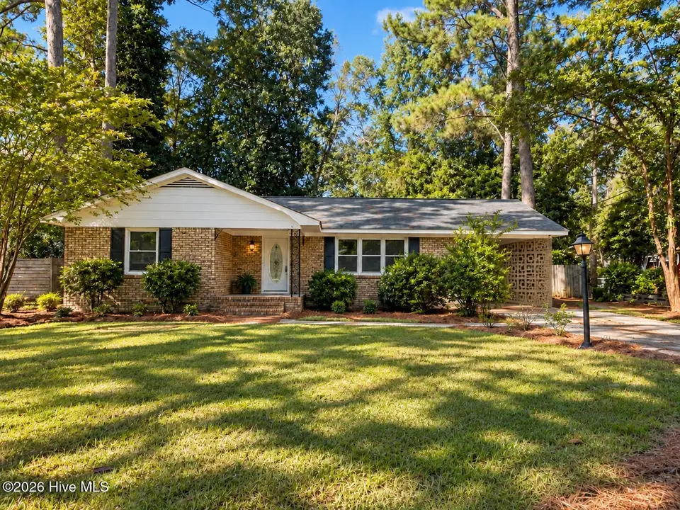 235 Oak Street, Wallace, NC 28466 — 3-bedroom home, Wallace, NC, photo 1 of 1: Front