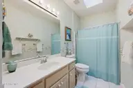 908 Sawgrass Court, New Bern, NC 28560 — 3-bedroom waterfront home in Fairfield Harbour, New Bern, NC, photo 23 of 51: Guest Full bath