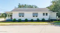 800 Mulberry Street, Beaufort, NC 28516 — 2-bedroom home, Beaufort, NC, photo 4 of 41: 800 MULBERRY NEW PAINT (3)