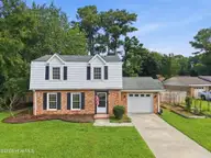 105 Hillside Court, Jacksonville, NC 28546 — 3-bedroom home in Brynn Marr, Jacksonville, NC, photo 1 of 36