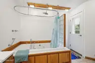 115 N Harbor Drive, Beaufort, NC 28516 — 3-bedroom home in North Harbor, Beaufort, NC, photo 18 of 33: Primary Bath