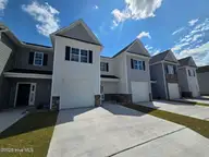 2001 Newbury Way C, Greenville, NC 27834 — 3-bedroom townhome in Brook Hollow, Greenville, NC, photo 4 of 27: 2001 Newbury Way C,D, E,F