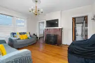 1113 Nash Street E, Wilson, NC 27893 — 5-bedroom home, Wilson, NC, photo 4 of 23: 005-1113NashStreet-Wilson-NC-27893-SMALL