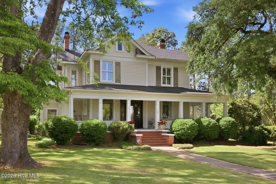 1126 N Market Street, Washington, NC 27889 — 4-bedroom home, Washington, NC, photo 1 of 48: 3-web-or-mls-IMG_8211