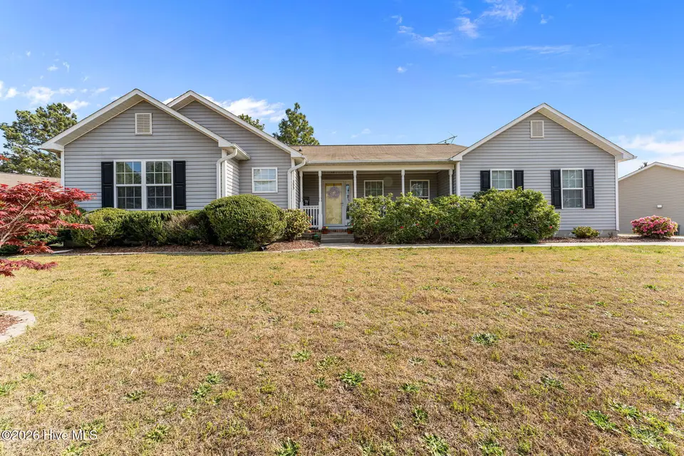 355 Woodgreen Drive, Aberdeen, NC 28315 — 3-bedroom home in Woodgreen, Aberdeen, NC, photo 1 of 53: 1-web-or-mls-DSC07082