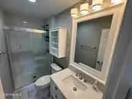 702 N Charlotte Street, Washington, NC 27889 — 3-bedroom home, Washington, NC, photo 24 of 36: upstairs full bath