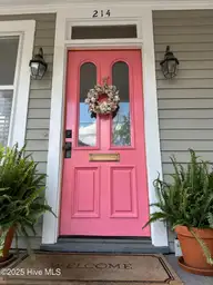 214 King Street, New Bern, NC 28560 — 4-bedroom home in New Bern Downtown Historic, New Bern, NC, photo 3 of 54: Amazing Welcome!