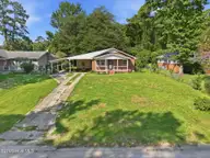 103 Arthur Court, Jacksonville, NC 28546 — 3-bedroom home in Cardinal Village, Jacksonville, NC, photo 6 of 49