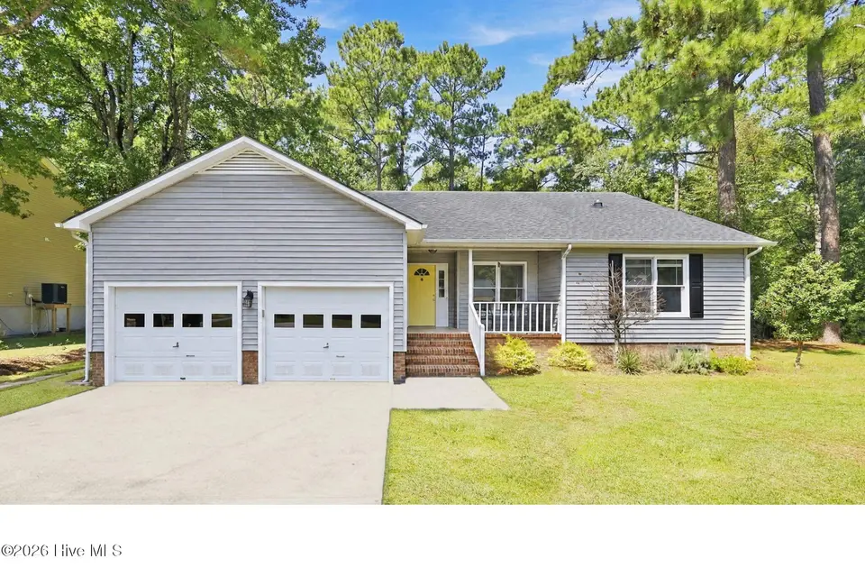 1122 Barkentine Drive, New Bern, NC 28560 — 3-bedroom waterfront home in Fairfield Harbour, New Bern, NC, photo 1 of 56: 1122 Barkentine Drive