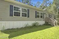 140 Hillmont Road, New Bern, NC 28562 — 3-bedroom manufactured home, New Bern, NC, photo 3 of 29: 03_beyc6aaad25f50d7b