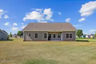 127 Duval Drive, Goldsboro, NC 27530 — 4-bedroom home in Lane Tree Golf Club, Goldsboro, NC, photo 10 of 47: 10-127 Duval Dr-10