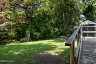 122 Purdie Drive, Emerald Isle, NC 28594 — 3-bedroom home in Oakland Hills, Emerald Isle, NC, photo 16 of 22: Ocean Moon Cottage 023
