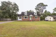 804 Gardenview Drive, Jacksonville, NC 28540 — 4-bedroom home in Northwoods Park, Jacksonville, NC, photo 1 of 36: 804 Gardenview Dr-42