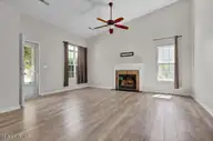 2107 White Road, Wilmington, NC 28411 — 3-bedroom home in Meadowbrook, Wilmington, NC, photo 5 of 30: img_9248