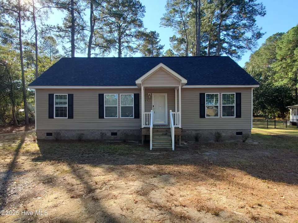 692 Sandhill Drive, Dudley, NC 28333 — 3-bedroom home, Dudley, NC, photo 1 of 31